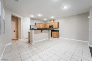 Photo #5: 2548104 Listing 