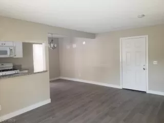 Photo #4: 2548120 Listing