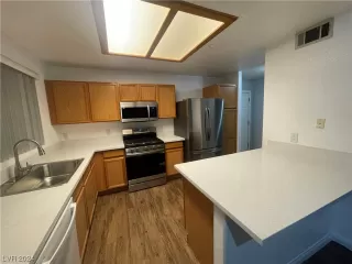 Photo #2: 2548157 Listing 