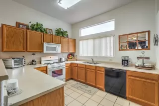 Photo #6: 2548209 Listing