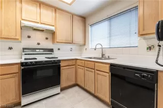 Photo #3: 2548262 Listing