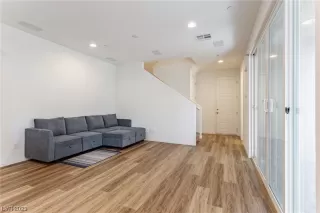 Photo #4: 2548283 Listing 