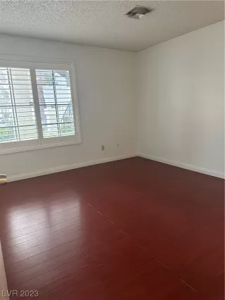 Photo #4: 2548293 Listing 