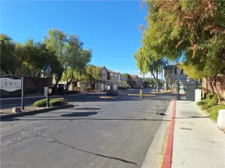 Photo #1: 2548295 Listing 