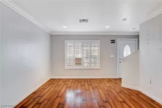 Photo #1: 2548296 Listing