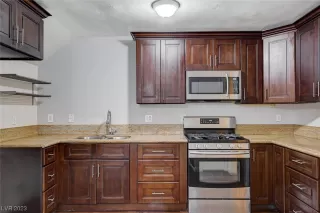 Photo #2: 2548296 Listing