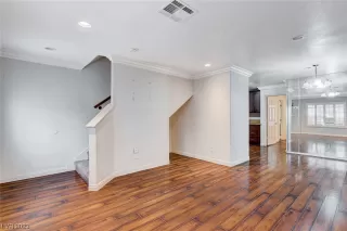 Photo #4: 2548296 Listing