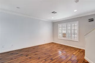 Photo #6: 2548296 Listing