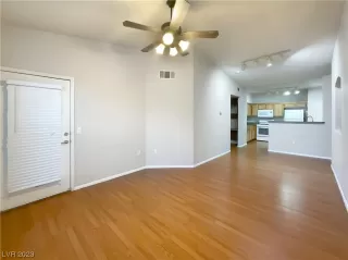 Photo #2: 2548324 Listing