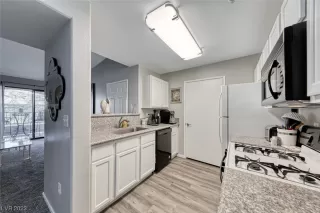 Photo #5: 2548356 Listing 