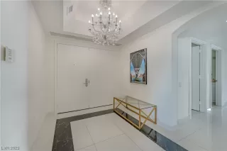 Photo #5: 2548393 Listing