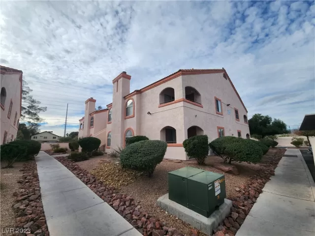 MLS: 2548403 Condo For Sale