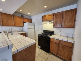 Photo #4: 2548403 Listing 