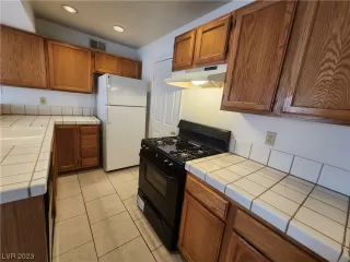 Photo #5: 2548403 Listing 