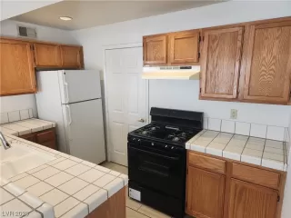 Photo #6: 2548403 Listing 