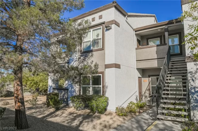 MLS: 2548431 Condo For Sale