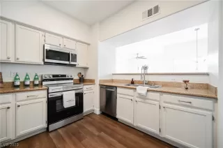 Photo #1: 2548431 Listing 