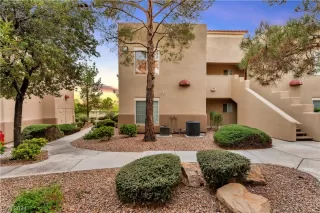 Photo #3: 2548434 Listing