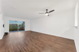 Photo #5: 2548434 Listing