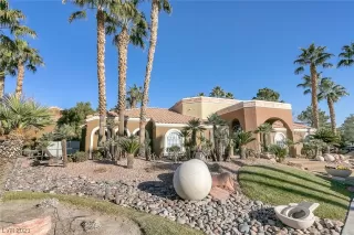 Photo #1: 2548441 Listing 