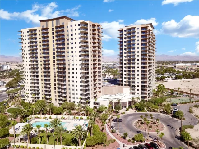 MLS: 2548450 Condo For Sale
