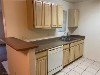 Photo #4: 2548456 Listing 