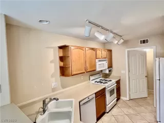 Photo #5: 2548476 Listing 