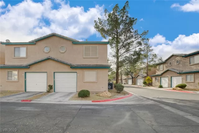 MLS: 2548477 Condo For Sale