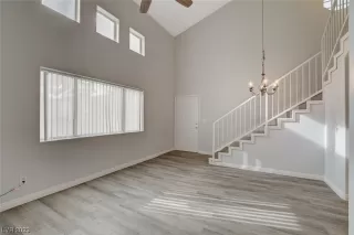 Photo #3: 2548477 Listing