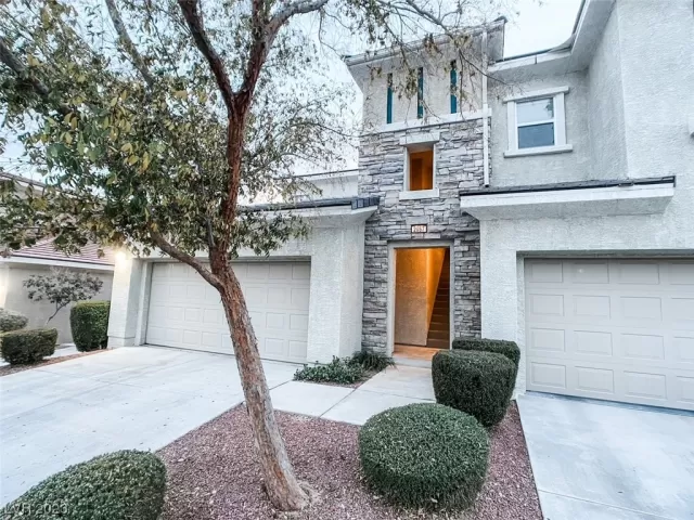 MLS: 2548485 Condo For Sale