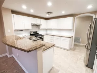 Photo #4: 2548485 Listing 