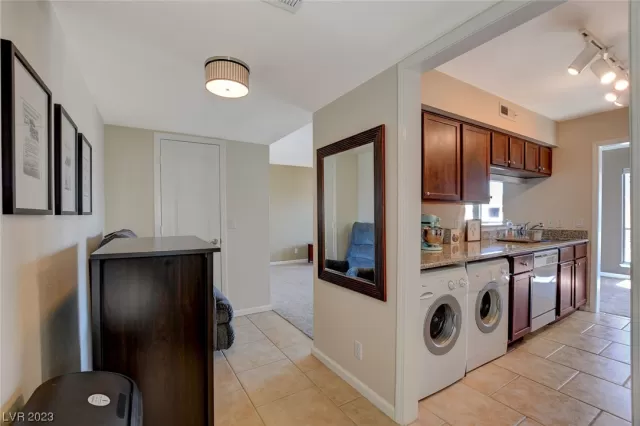 MLS: 2548495 Condo For Sale