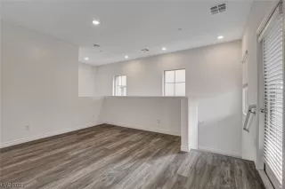 Photo #6: 2548522 Listing