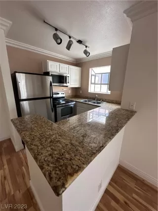 Photo #4: 2548527 Listing 