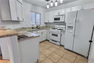 Photo #3: 2548579 Listing