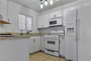 Photo #4: 2548579 Listing