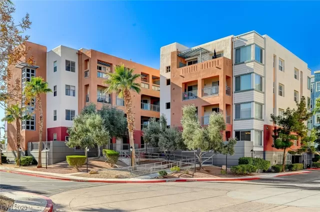 MLS: 2548591 Condo For Sale