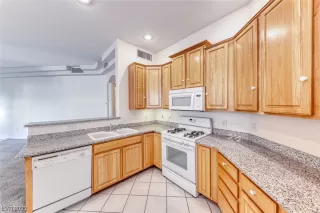 Photo #5: 2548602 Listing