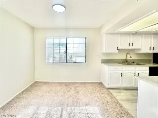 Photo #5: 2548615 Listing