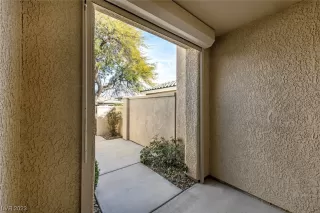 Photo #3: 2548668 Listing