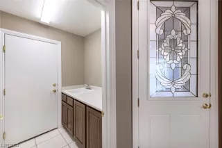 Photo #4: 2548668 Listing