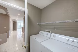 Photo #5: 2548668 Listing