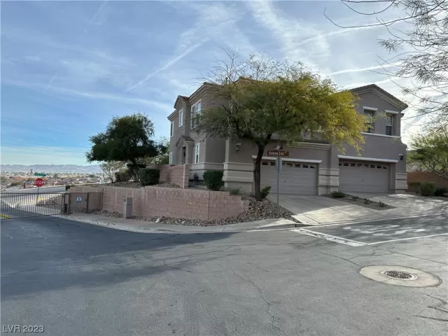 MLS: 2548694 Condo For Sale