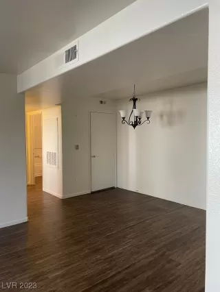 Photo #4: 2548701 Listing 