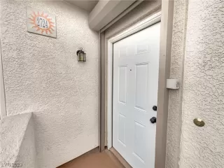 Photo #5: 2548717 Listing