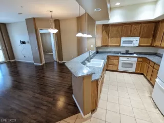 Photo #1: 2548718 Listing