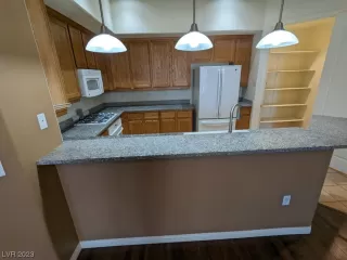 Photo #3: 2548718 Listing