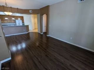 Photo #5: 2548718 Listing