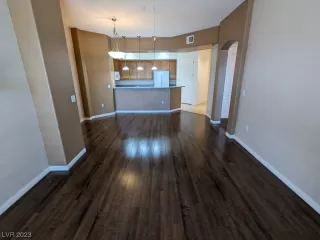 Photo #6: 2548718 Listing