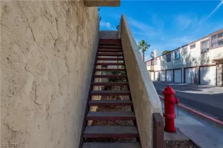 Photo #2: 2548742 Listing